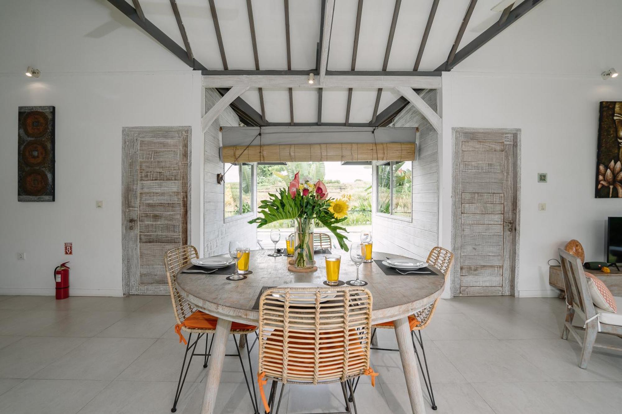 Pima, Sumptuous 2br Private Surrounded By Rice Fields In A Quiet Area Villa Canggu (Bali)