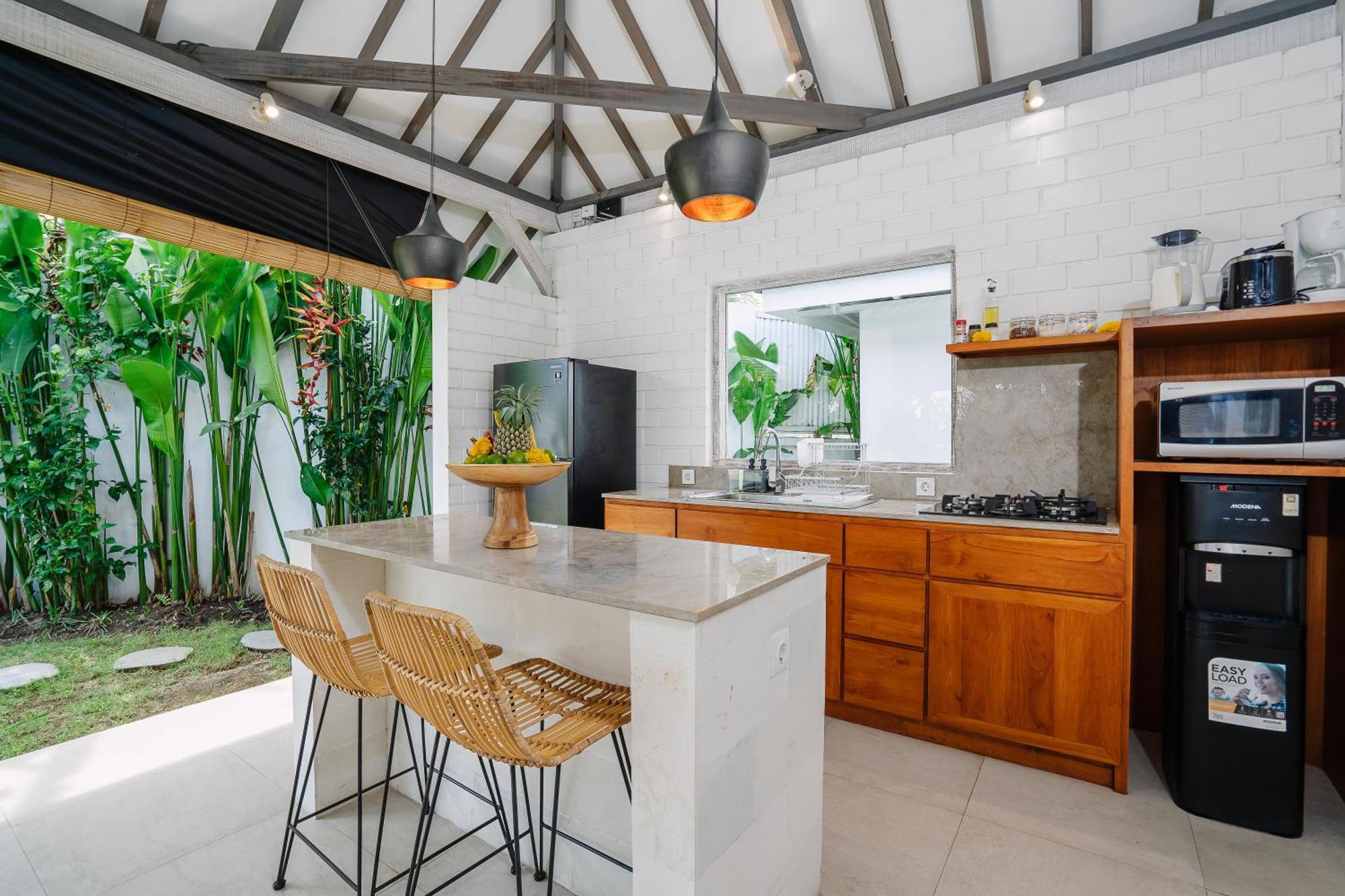 Villa Pima, Sumptuous 2br Private Surrounded By Rice Fields In A Quiet Area Canggu